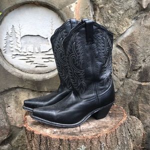 Black cowgirl boots